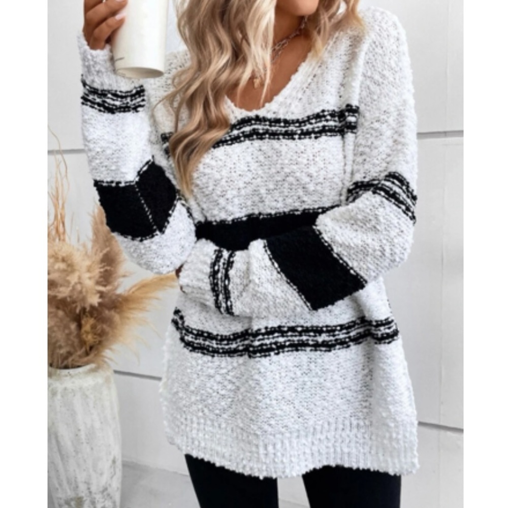 Cozy Swiss dot V neck popcorn sweater top - Picture 7 of 12